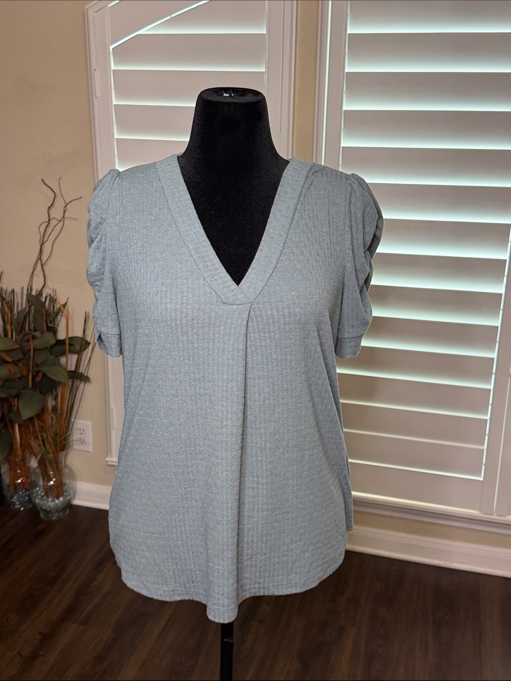 Light Green V-Neck Short Puff Sleeve Women's Tee